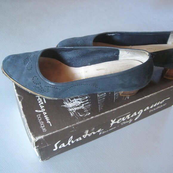 Salvatore FERRAGAMO Boutique Shoes 2” High Heel Pumps women’s shoes US 9 1/2 B. - Picture 2 of 4